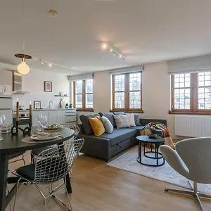 Huswell - Modern On Location In Apartment Antwerpen